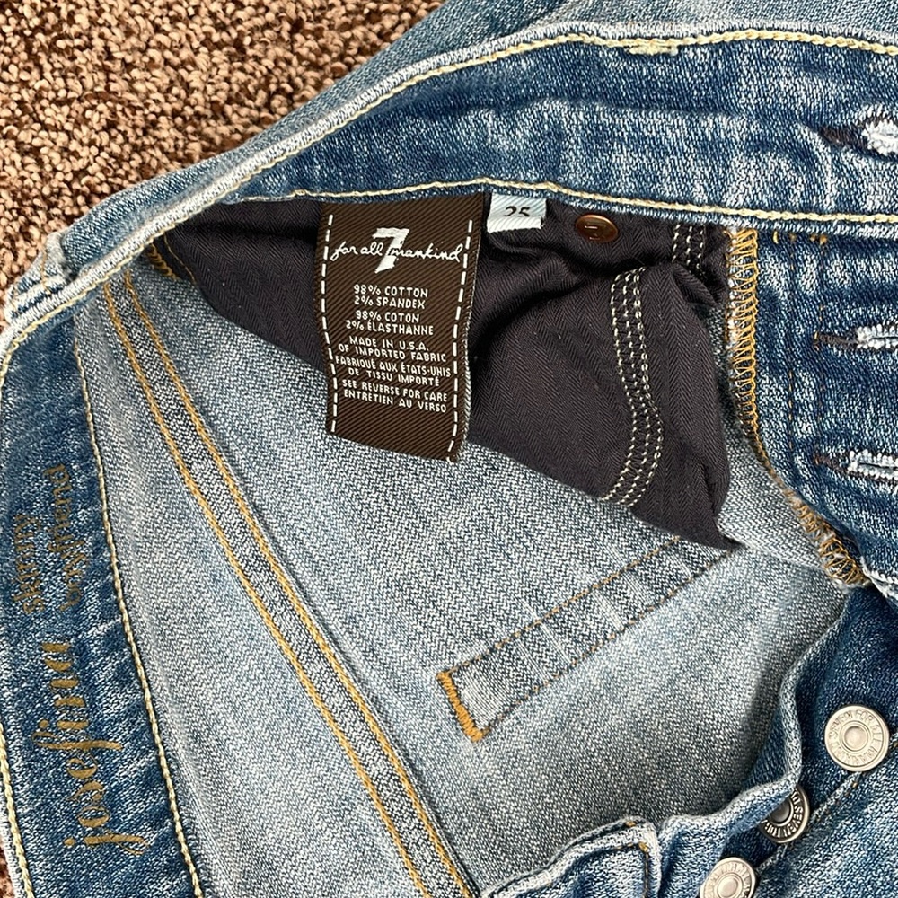 Seven straight leg jeans. Size 25